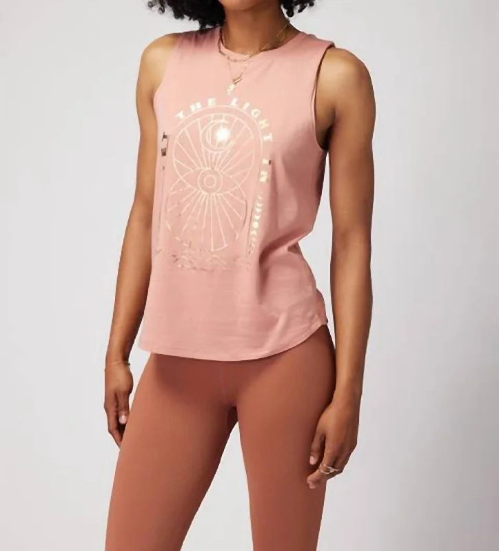 Breathable jacketLet The Light In Muscle Tank In Rose-Dawn